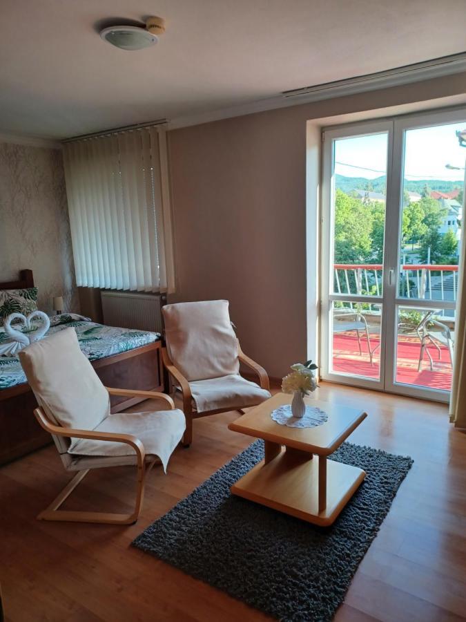 Hotel Baník Handlová Exteriér fotografie
